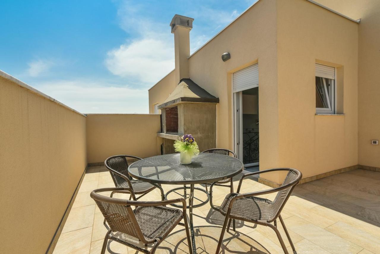 Apartments Sandrina Vrsi Zewnętrze zdjęcie