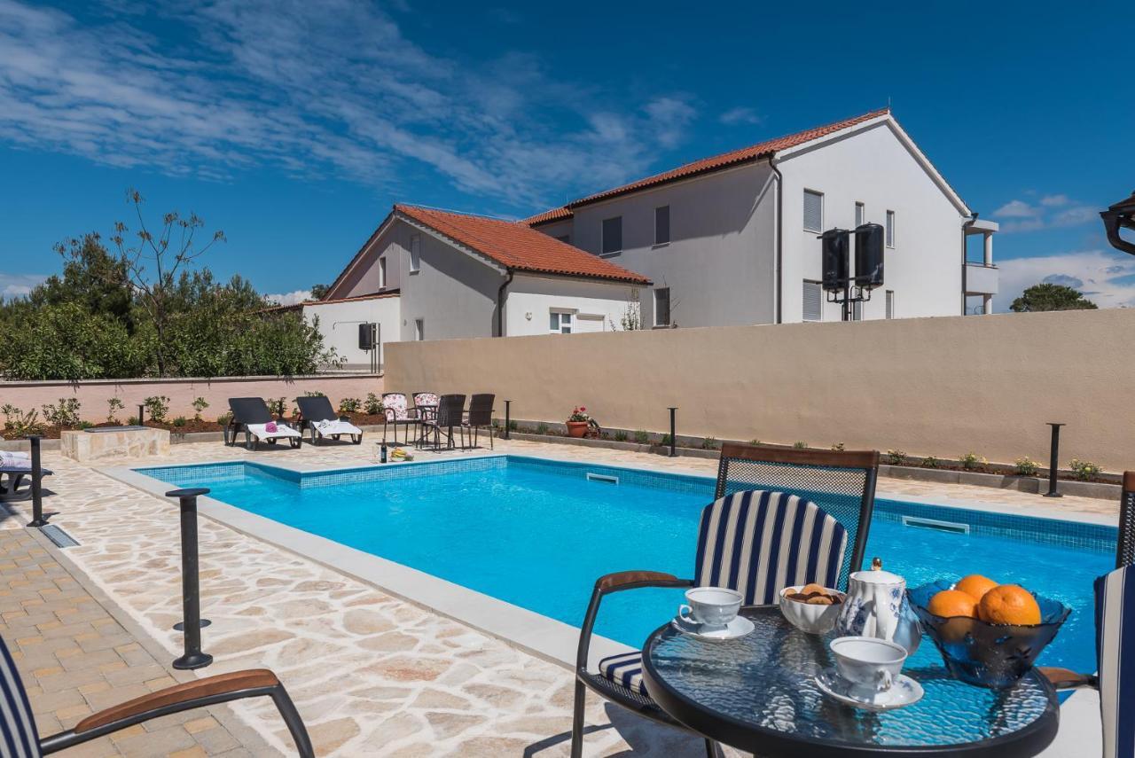 Apartments Sandrina Vrsi Zewnętrze zdjęcie
